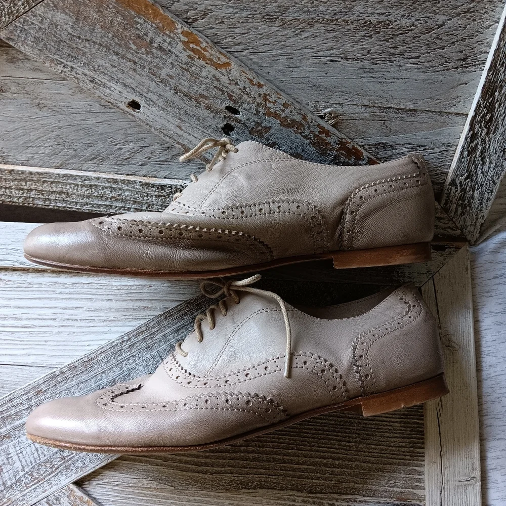 Garnet Hill Women's Taupe Leather Wingtip Oxfords